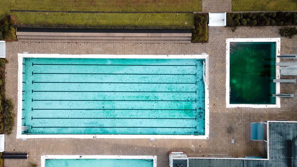 peut on se baigner dans une piscine verte d'algues ?